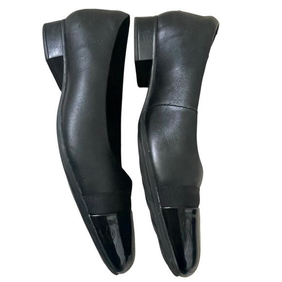 Clarks Women's Black Patent Flats Size 9 - Picture 9 of 9